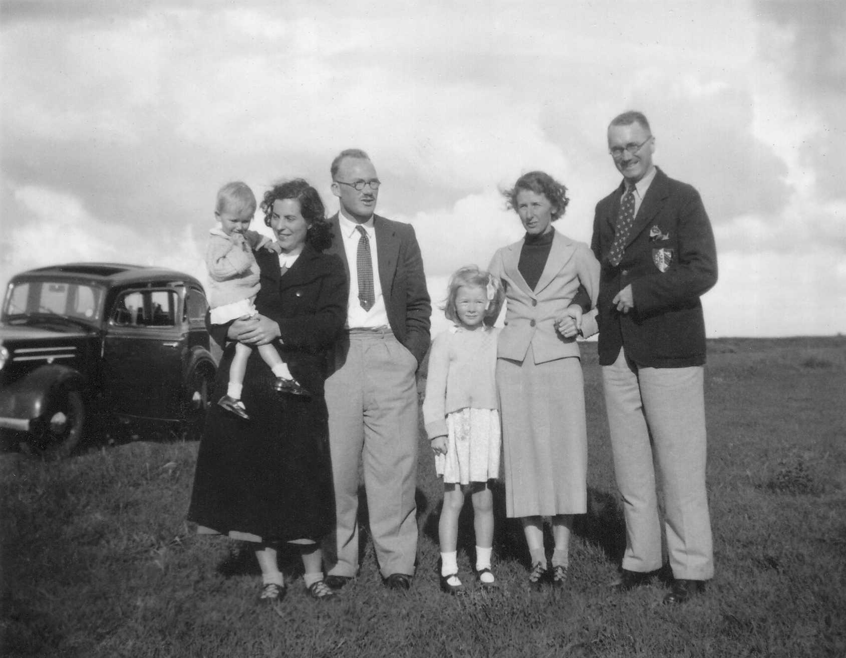 The Gledhill & Redhead families - 1937