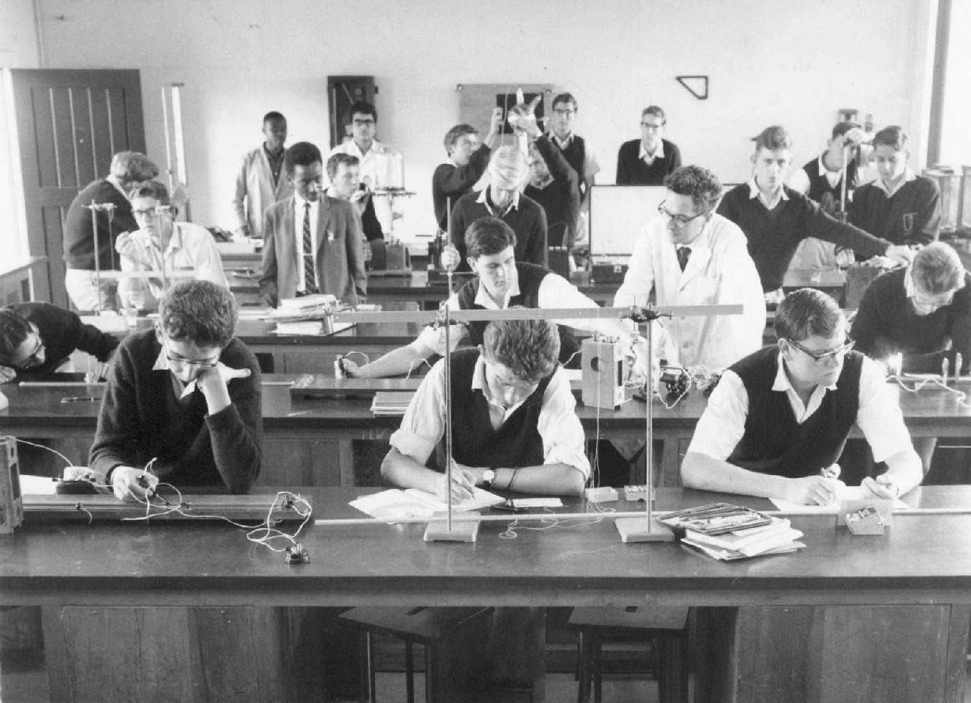 Physics Class in the Science block - 1964
