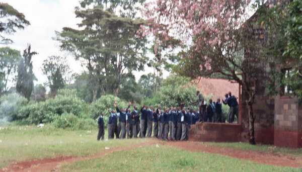 Lining up for lunch at Rhodes/Athi House - 2008