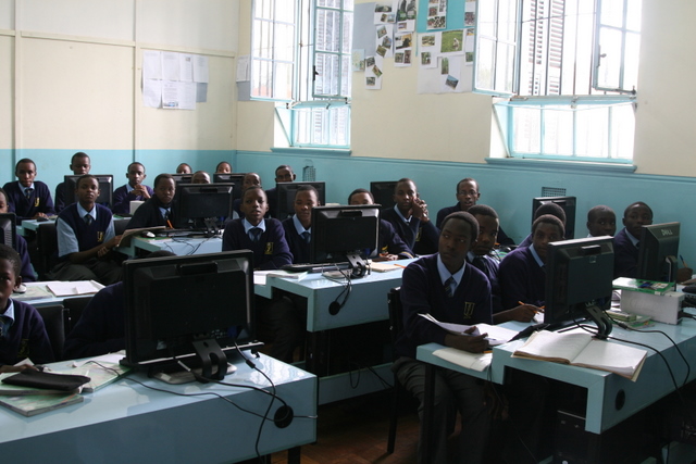 Steve Le Feuvre & Abed Malik tour of Nairobi School - 8th June 2009