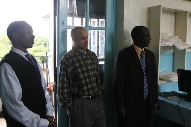 Steve Le Feuvre & Abed Malik tour of Nairobi School - 8th June 2009
