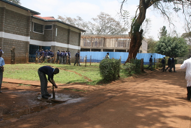 Mini Reunion -  Le Feuvre, Ilako, Malik & Watatua visit the School - Nairobi 16th Sept 2011