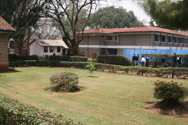 Mini Reunion -  Le Feuvre, Ilako, Malik & Watatua visit the School - Nairobi 16th Sept 2011