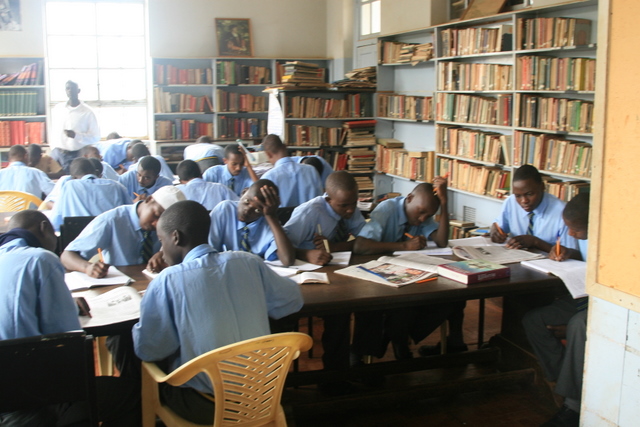 Mini Reunion -  Le Feuvre, Ilako, Malik & Watatua visit the School - Nairobi 16th Sept 2011