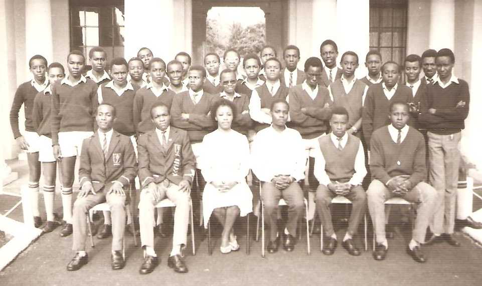 Nairobi School - School Librarians 1987