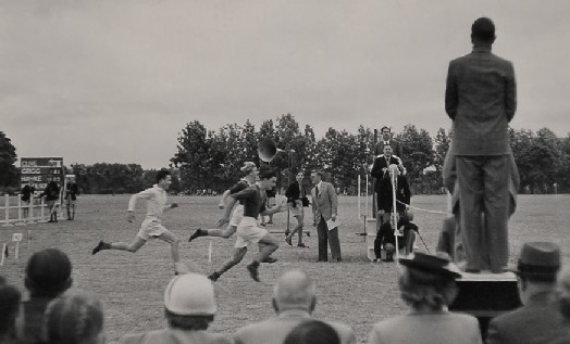 100 yards race - Sports Day 1952/3?