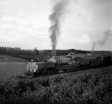 Image of UR 52 Class Garrat passing the School - 1936